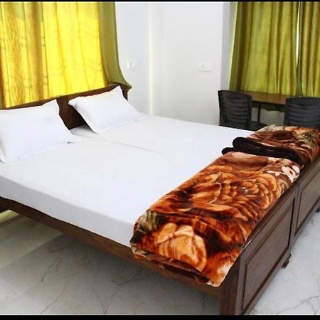 Harsh & Yash Guest House Бодх-Гая Экстерьер фото